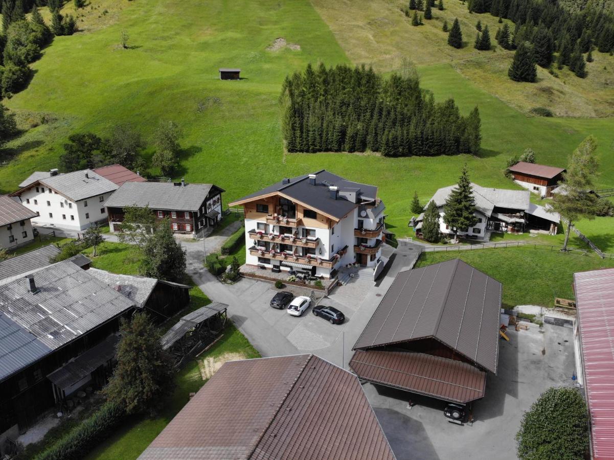 Pension Alpenperle Holzgau Exterior photo